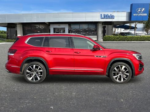 Used 2024 Volkswagen Atlas SEL Premium R-Line image 9