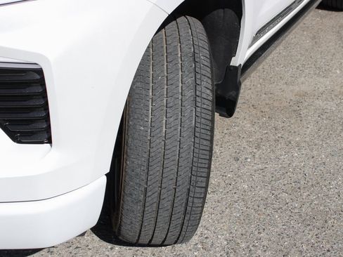 Used 2024 Chevrolet Silverado 1500 High Country image 45