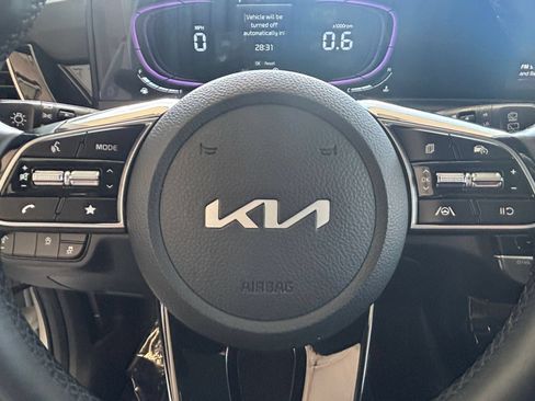 Used 2025 Kia Seltos S FWD image 27