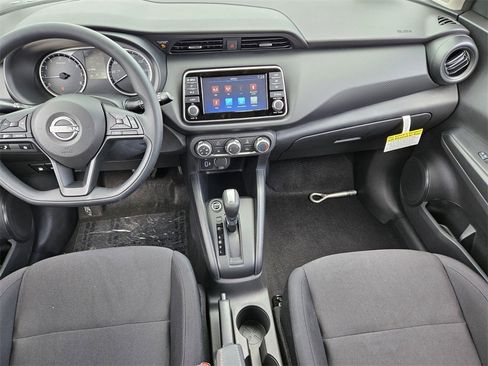 New 2025 Nissan Kicks Play S image 6