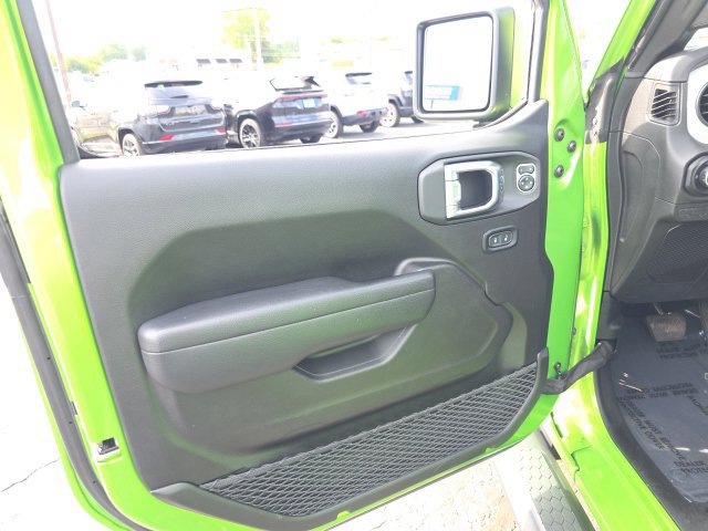 Used 2025 Jeep Wrangler Unlimited Sport AWD/4WD image 15
