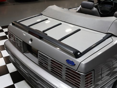 Used 1990 Ford Mustang GT RWD image 26