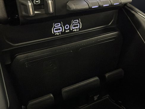 Used 2025 RAM 1500 Laramie w/ Laramie Southwest Edition AWD/4WD image 43