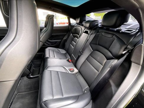 Used 2024 Porsche Taycan image 20