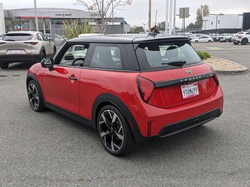 Certified 2025 MINI Cooper S image 8