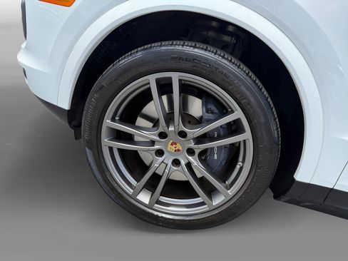 Used 2022 Porsche Cayenne AWD/4WD image 9