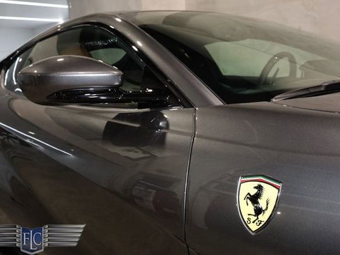 Used 2020 Ferrari 812 Superfast image 15
