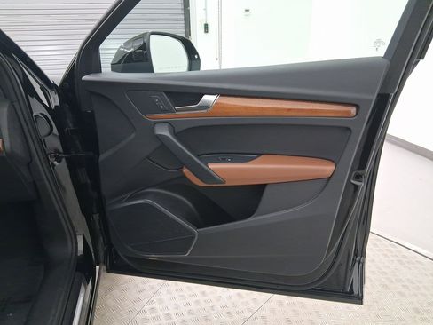 Used 2023 Audi Q5 2.0T Premium w/ Convenience Package image 32