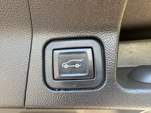 Used 2021 GMC Acadia AT4 w/ Trailering Package AWD/4WD image 8