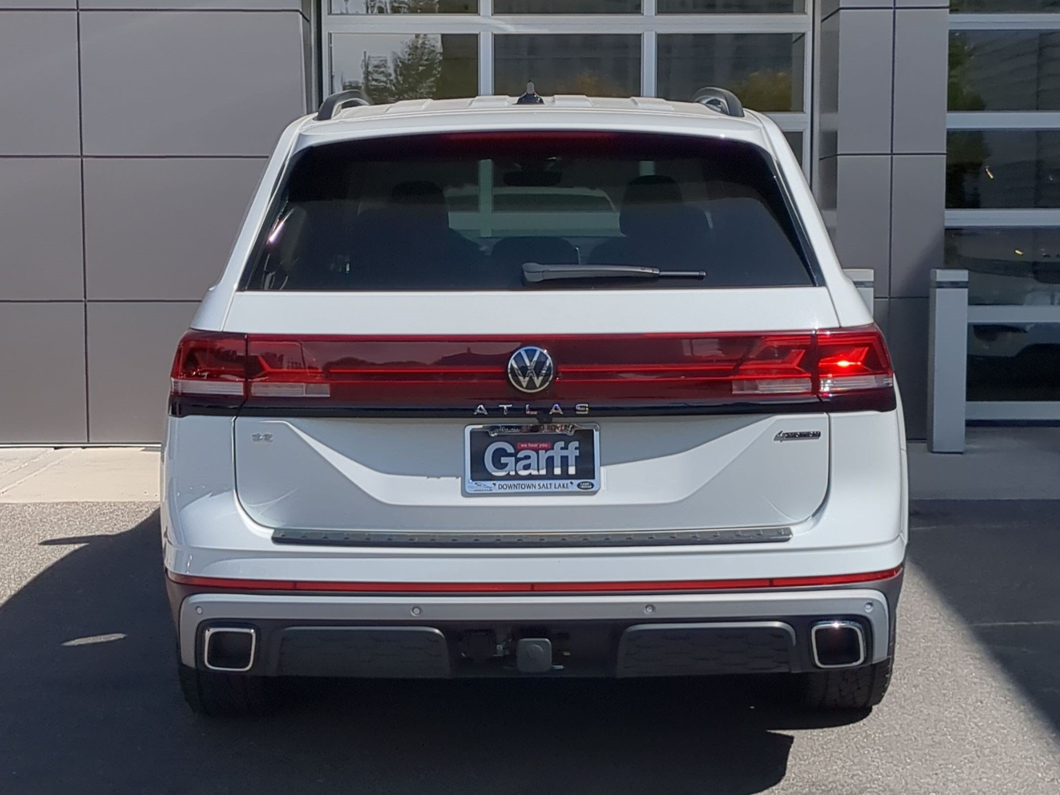 Used 2024 Volkswagen Atlas Peak Edition SE AWD/4WD image 6