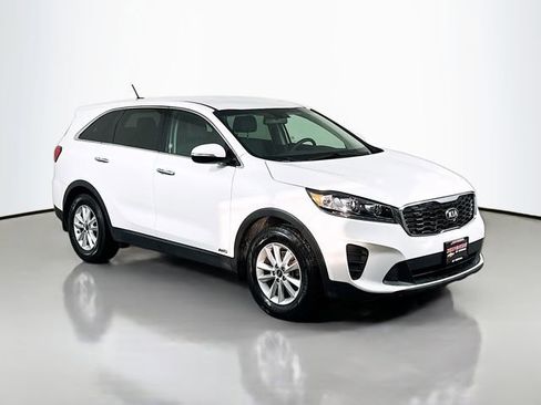 Used 2019 Kia Sorento AWD V6 image 2