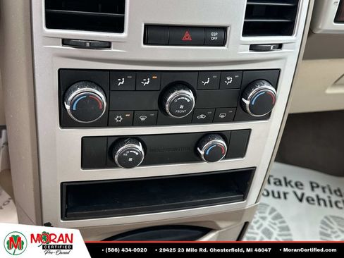 Used 2010 Chrysler Town & Country Touring w/ Family Value Group FWD image 23