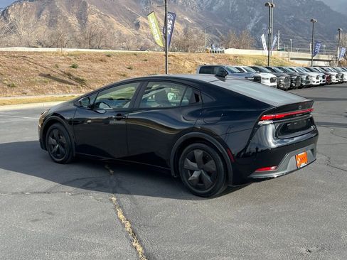 Used 2024 Toyota Prius LE image 11