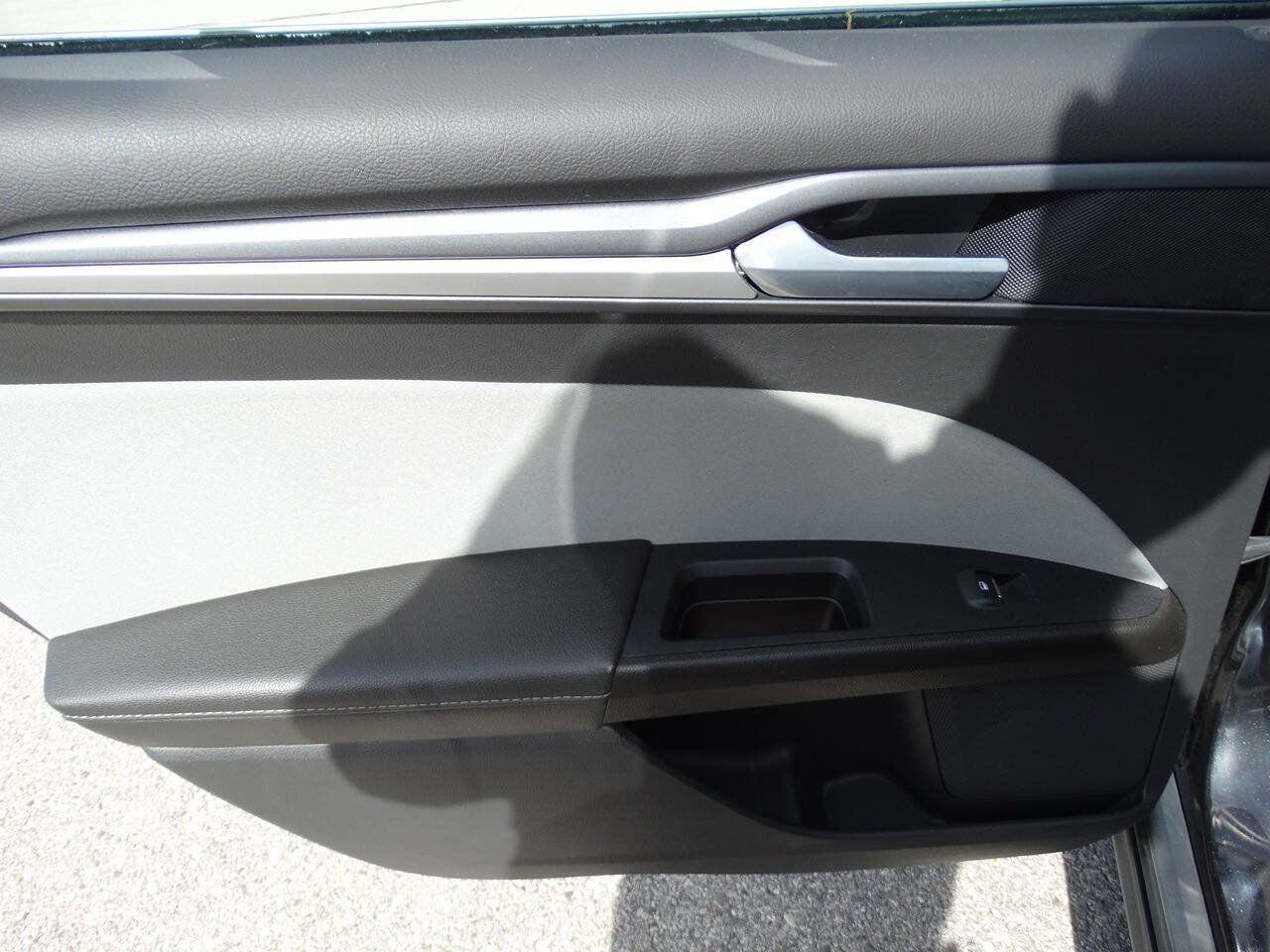 Used 2015 Ford Fusion S FWD image 26