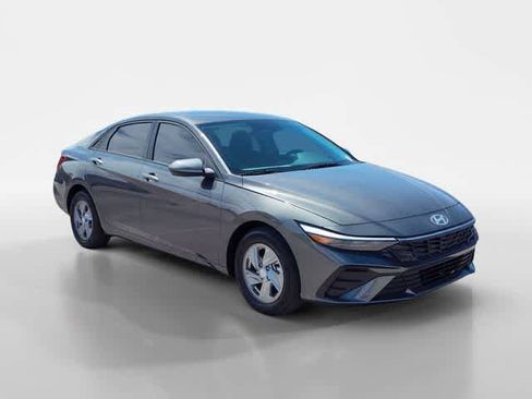 New 2026 Hyundai Elantra SE w/ Cargo Package FWD image 7