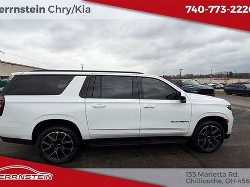 Used 2022 Chevrolet Suburban RST image 29
