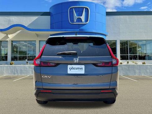Used 2023 Honda CR-V EX image 3
