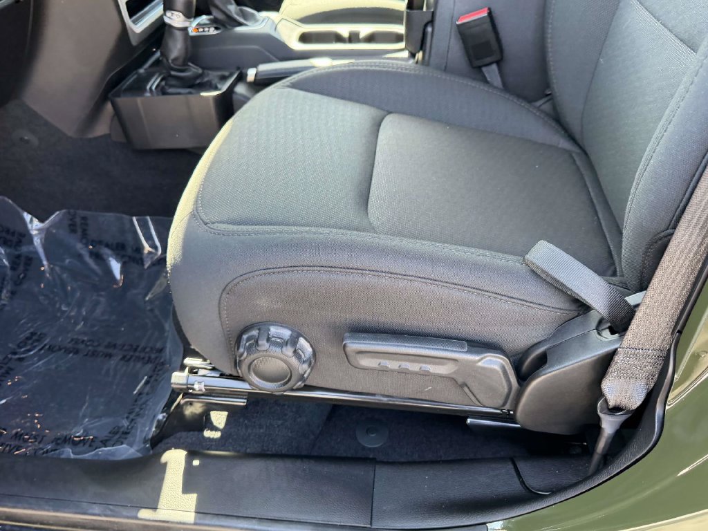 Used 2022 Jeep Wrangler Unlimited Sport AWD/4WD image 17