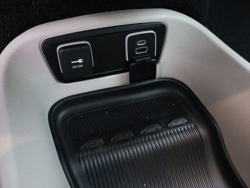 Used 2021 Chrysler Pacifica Touring-L w/ Uconnect Theater Family Group image 25