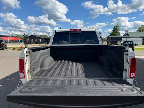 Used 2018 RAM 1500 Laramie Longhorn AWD/4WD image 17
