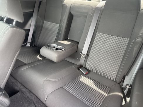 Used 2023 Dodge Challenger SXT image 6