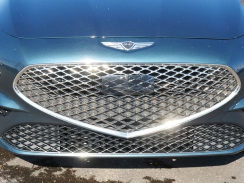 Used 2025 Genesis G70 2.5T image 10