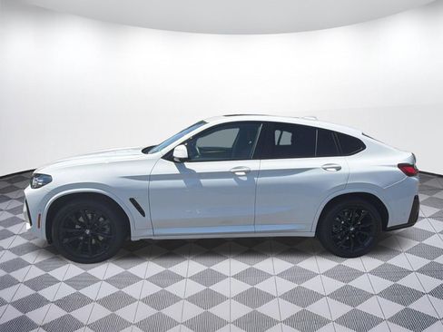 Used 2025 BMW X4 xDrive30i w/ Premium Package AWD/4WD image 2