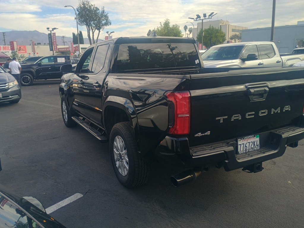 Used 2026 Toyota Tacoma SR5 AWD/4WD image 5