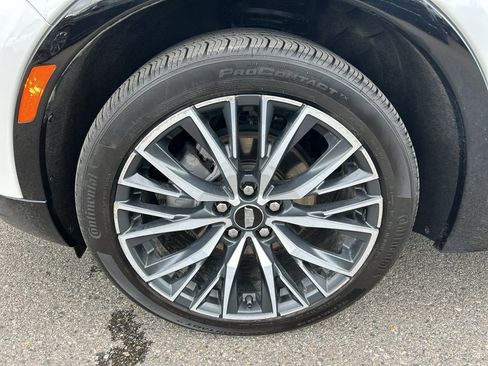 Used 2024 Cadillac XT4 Sport AWD/4WD image 9