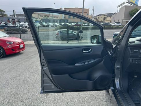 Used 2025 Nissan Leaf S FWD image 10