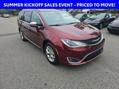 Used 2018 Chrysler Pacifica Limited w/ Advanced Safetytec Group
