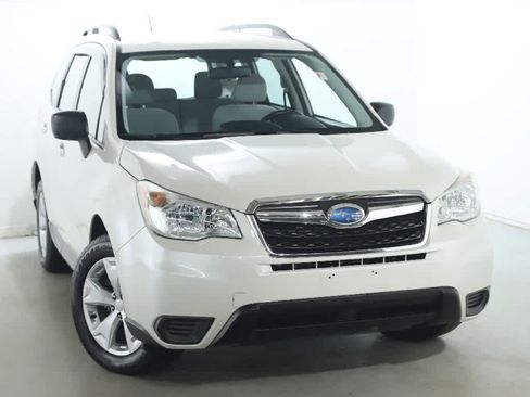Used 2015 Subaru Forester 2.5i w/ Alloy Wheel Package image 2