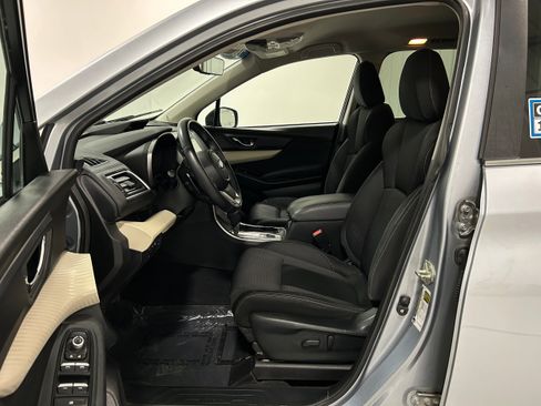Used 2021 Subaru Ascent Premium w/ Convenience Package image 4