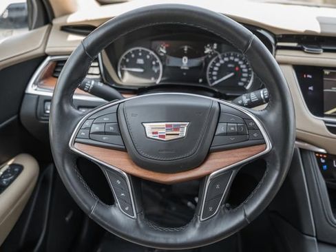 Used 2019 Cadillac XT5 Platinum AWD/4WD image 31