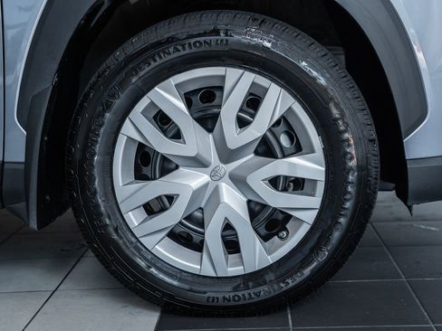 Used 2024 Toyota Corolla Cross L FWD image 12