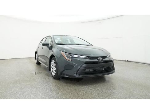 Used 2025 Toyota Corolla LE FWD image 35