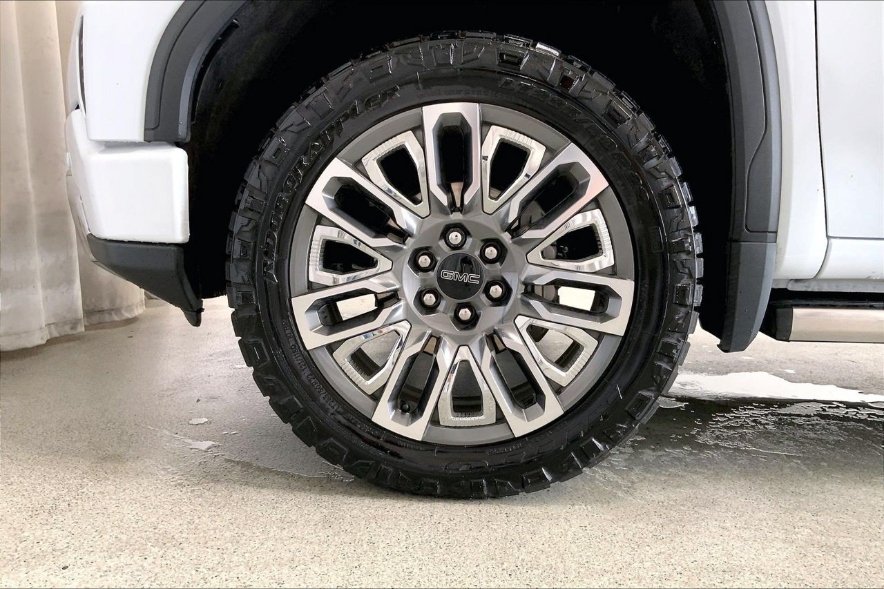 Used 2026 GMC Sierra 1500 Denali Ultimate AWD/4WD image 8