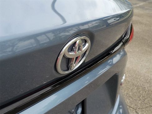 Used 2020 Toyota Corolla LE image 5