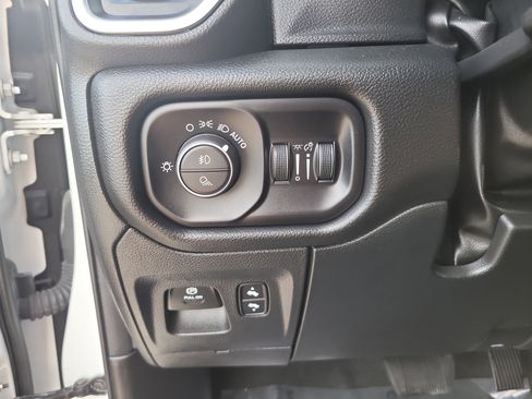 Used 2023 RAM 1500 Laramie image 30