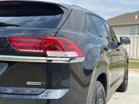 Used 2021 Volkswagen Atlas Cross Sport SE w/ Panoramic Sunroof Package image 12