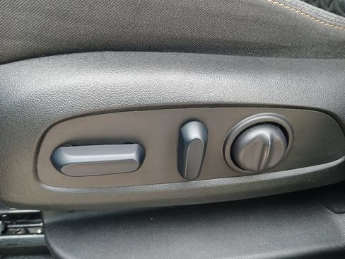 Used 2024 Chevrolet Equinox LT FWD image 31