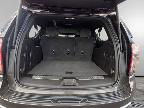 Used 2021 Chevrolet Suburban Premier w/ Premium Package AWD/4WD image 26