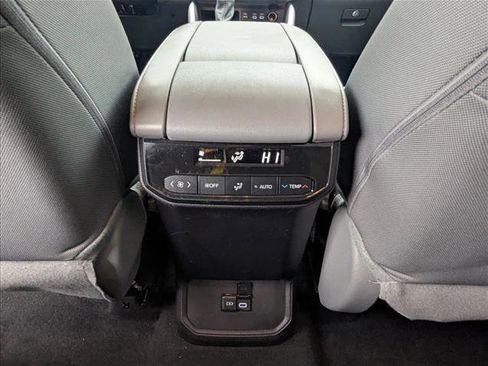Certified 2024 Toyota Highlander LE image 16