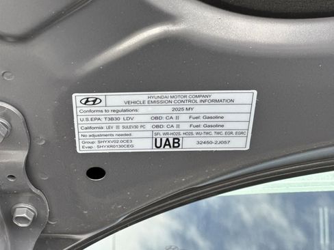 Certified 2025 Hyundai Elantra Sport image 41