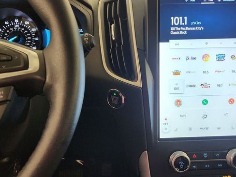 Used 2022 Ford Edge SEL image 20