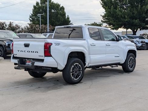Used 2025 Toyota Tacoma TRD Sport AWD/4WD image 6