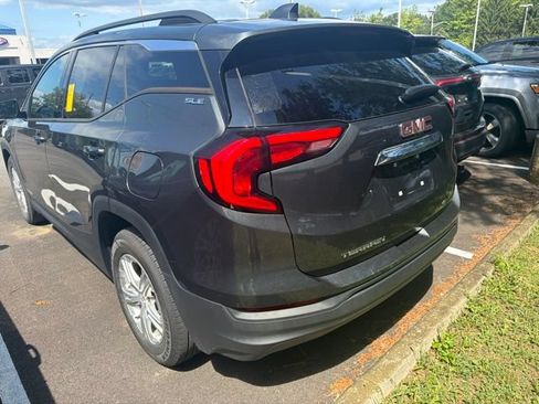 Used 2020 GMC Terrain SLE w/ Driver Convenience Package FWD image 2