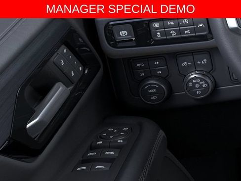 Used 2026 GMC Yukon XL Denali w/ Denali Reserve Package AWD/4WD image 22