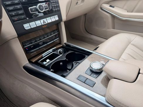 Used 2014 Mercedes-Benz E 350 Sedan image 21