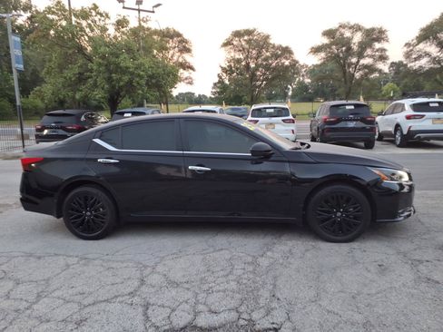 Used 2025 Nissan Altima 2.5 SV w/ SV Special Edition Package AWD/4WD image 2